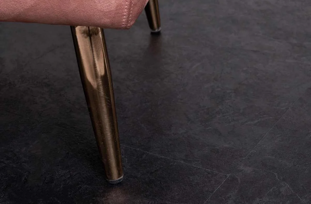 Кварцвиниловый SPC ламинат Vinilam Ceramo Stone Сланцевый Черный 61607 940×470×8