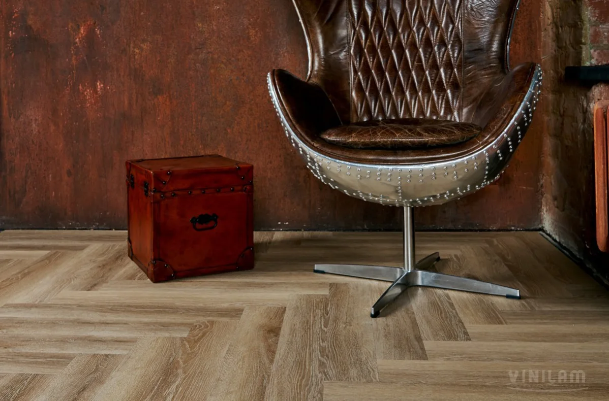 Кварцвиниловый SPC ламинат Vinilam Parquet Herringbone Паркет Классический IS11166 венгерская елка 720×120×6,5