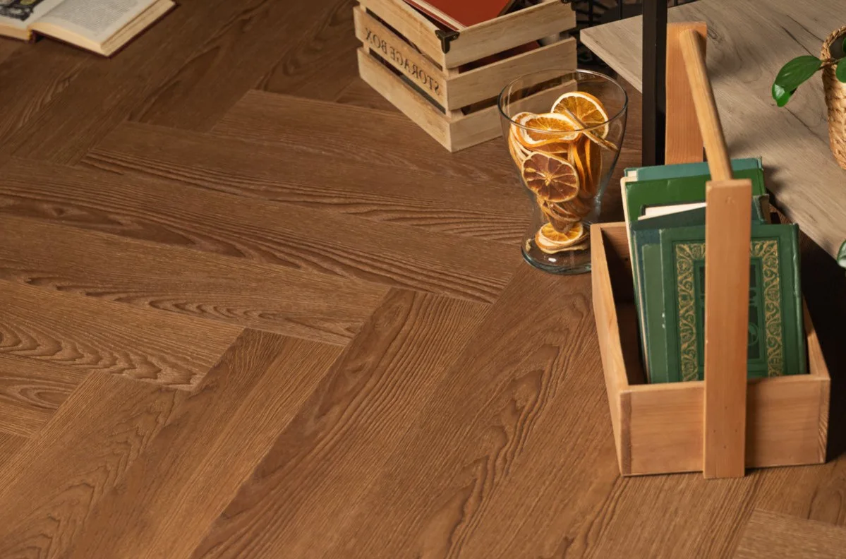Кварцвиниловый SPC ламинат Vinilam Parquet Herringbone Паркет Винсент IS11200 венгерская елка 720×120×6,5