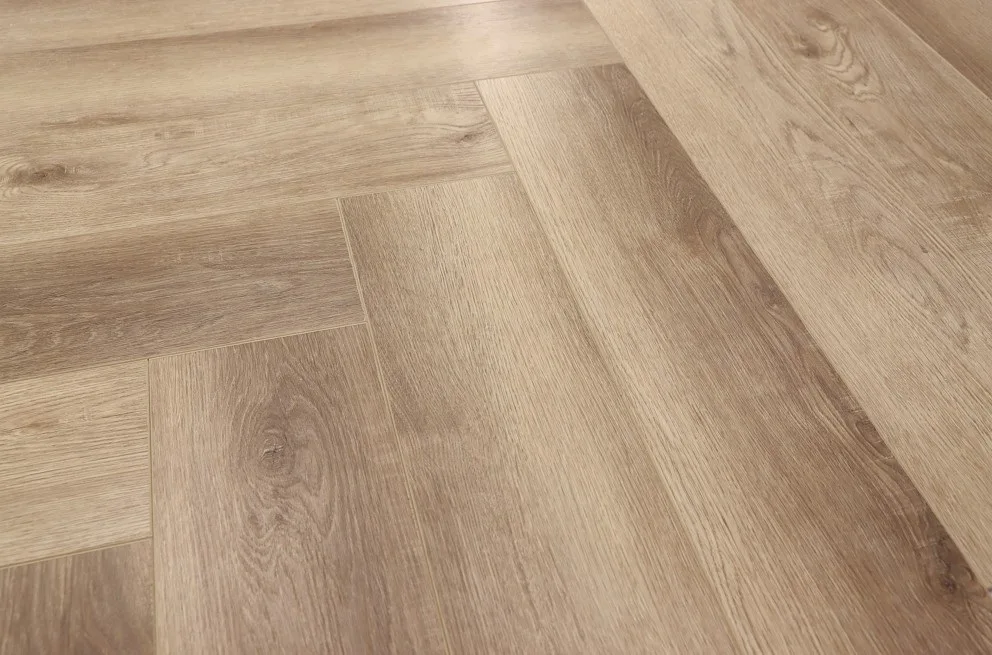 Кварцвиниловый SPC ламинат Cronafloor Herringbone 2.0 Дуб Лимож H020 венгерская елка 640×128×4,5