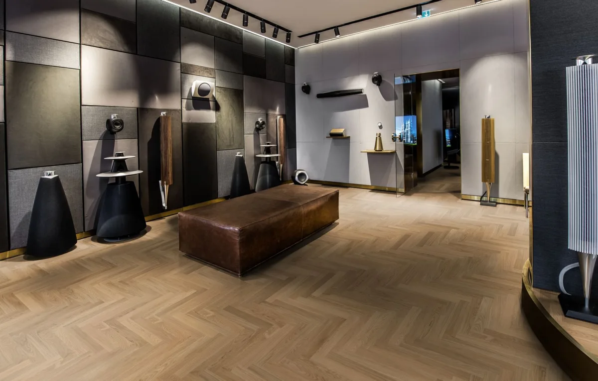 Инженерная доска Kahrs Студио Дуб AB матовый Oak AB natural matt lacquer HB 111PABEK09KE050 Calm венгерская елка 490×70×11