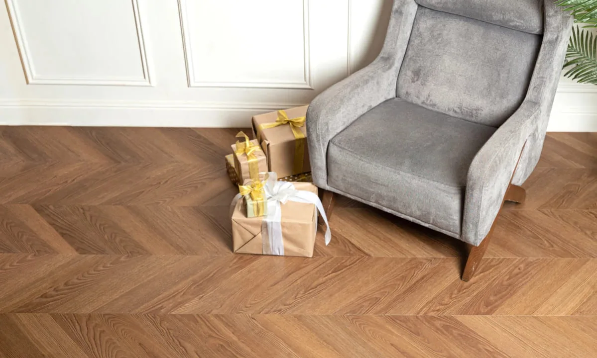 Кварцвиниловая плитка Vinilam клеевая Parquet Chevron Glue Шеврон Плезир I1651102 французская елка 690×115×2,5