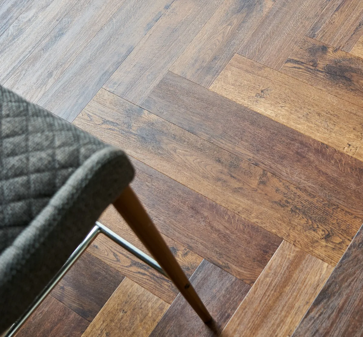 Кварцвиниловая плитка Vinilam клеевая Parquet Herringbone Glue Паркет Парижский GD11155 венгерская елка 762×152,4×2,5