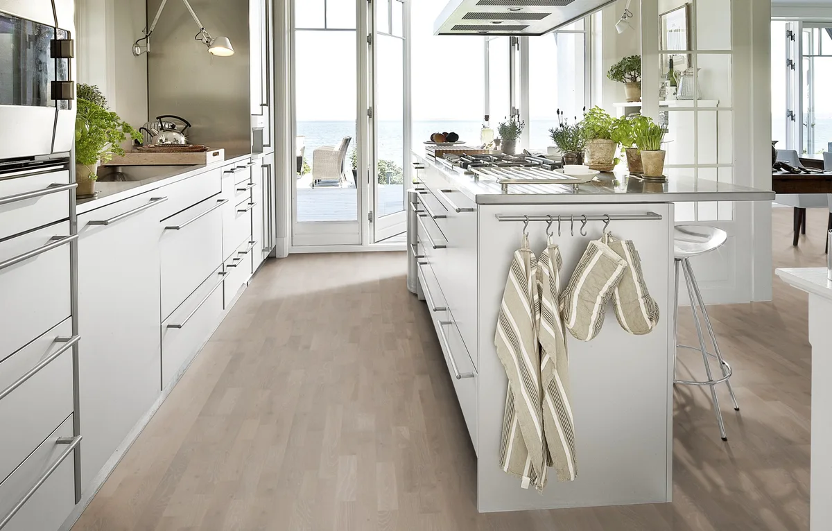 Паркетная доска Kahrs Гармония Дуб Сплав Alloy 153N0BEKD1KW240 Lively 2423×200×15