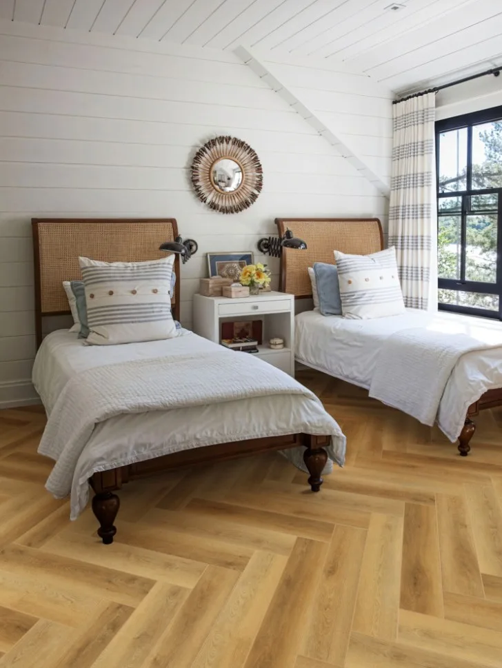 Кварцвиниловый SPC ламинат Cronafloor Herringbone 2.0 Дуб Авиньон H019 венгерская елка 640×128×4,5