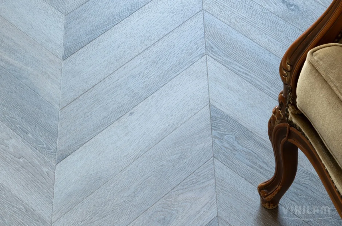 Кварцвиниловый SPC ламинат Vinilam Parquet Chevron Шеврон Легран RI444515CL4 французская елка 1293×305×8,5