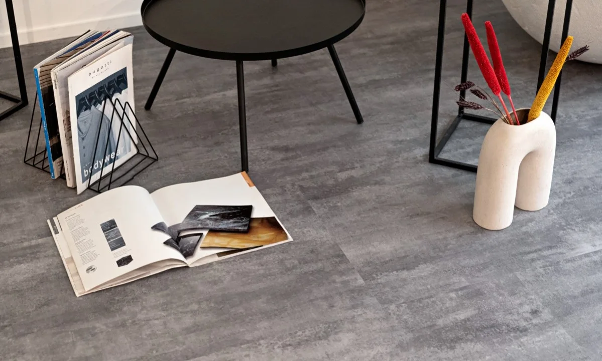 Кварцвиниловый SPC ламинат Vinilam Ceramo Stone Цемент Серый 71616 940×470×8