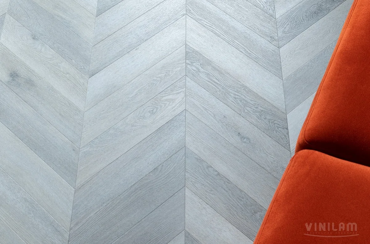 Кварцвиниловый SPC ламинат Vinilam Parquet Chevron Шеврон Легран RI444515CL4 французская елка 1293×305×8,5