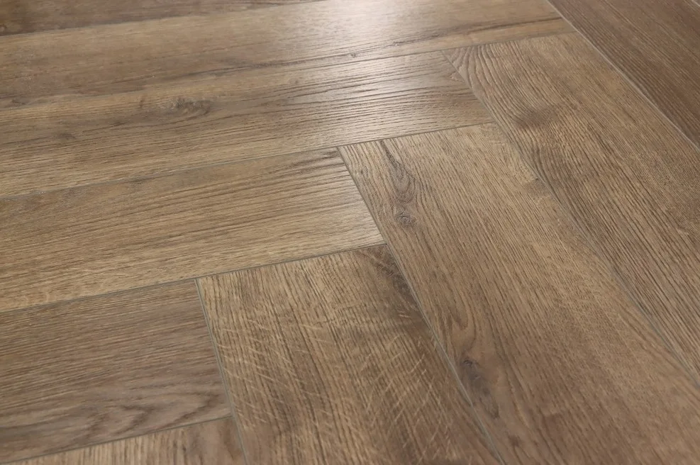 Кварцвиниловый SPC ламинат Cronafloor Herringbone 2.0 Дуб Анже H016 венгерская елка 640×128×4,5