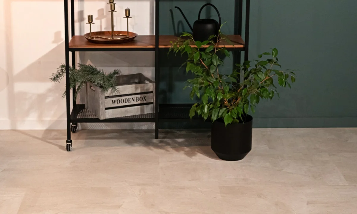 Кварцвиниловый SPC ламинат Vinilam Ceramo Stone Бетон Белый 71615 940×470×8