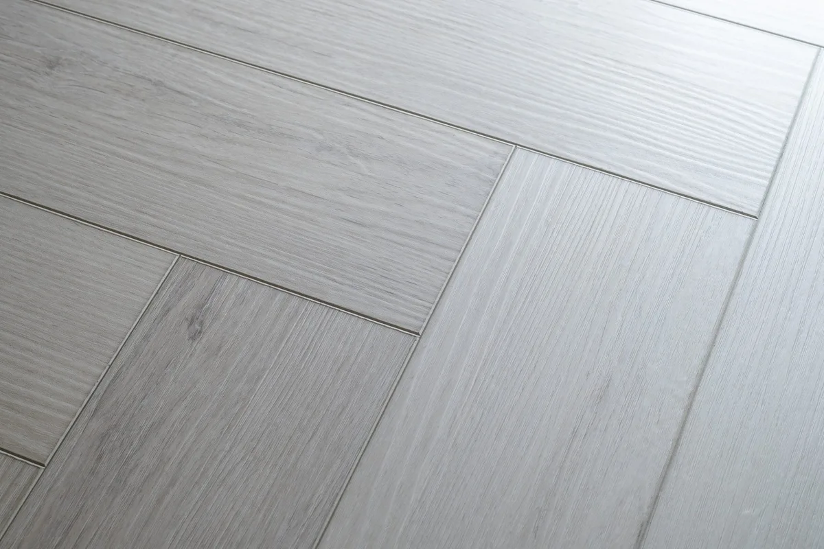 Кварцвиниловая плитка Damy Floor клеевая London LVT Кардифф 191023EL-05-LVT венгерская елка 590×118×2,5