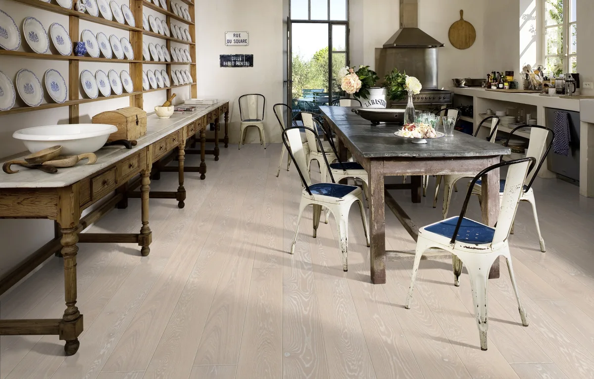 Паркетная доска Kahrs Новая классика Дуб Снег Nouveau Snow 151N8EEK0WKW220 Lively 2266×187×15