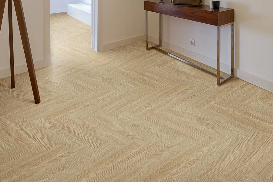 Кварцвиниловый SPC ламинат Floor Factor Herringbone Beige Smoke Oak HB.04 венгерская елка 675×135×5