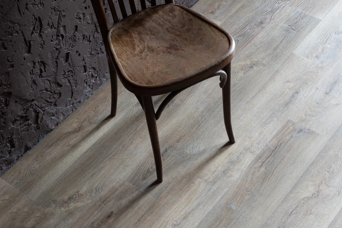 Кварцвиниловая плитка Vinilam замковая Click Дуб Амберг 15783-EIR 1220×181×3,7