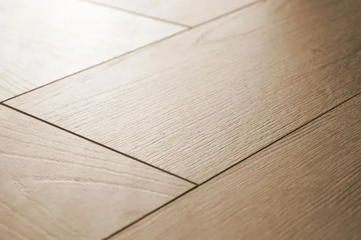 Ламинат My Step Herringbone Manor+ Дуб Мерло венгерская елка MS3810 643×131×10