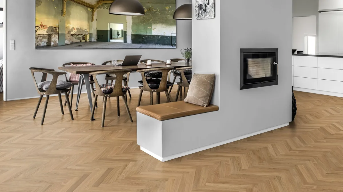 Инженерная доска Kahrs Студио Дуб AB матовый Oak AB natural matt lacquer HB 111PABEK09KE050 Calm венгерская елка 490×70×11