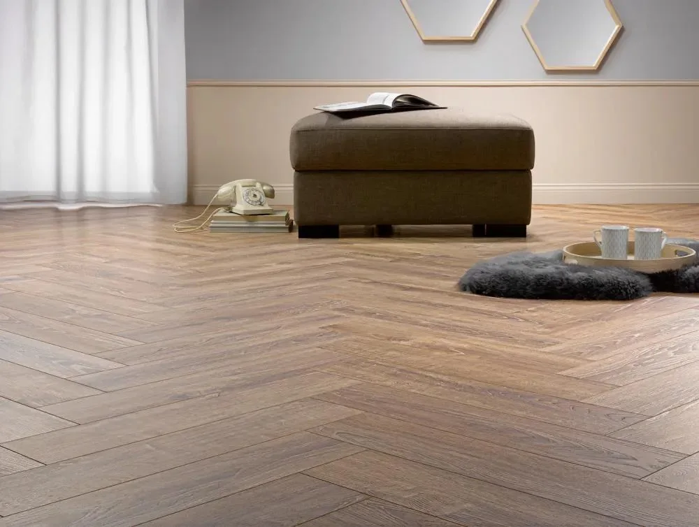 Ламинат Homflor Herringbone 12 BR Balearic Oak 622 венгерская елка 644×143×12