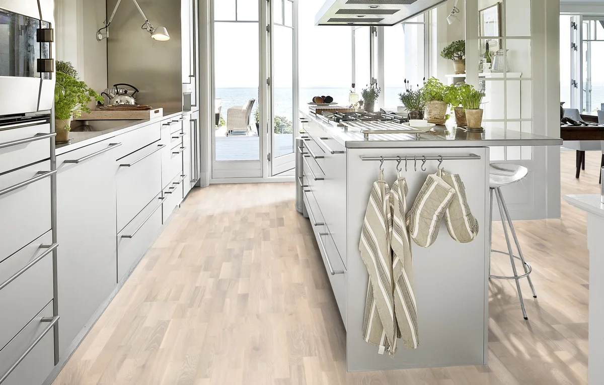 Паркетная доска Kahrs Гармония Дуб Светлый Pale 153N5BEKP1KW240 Variation 2423×200×15