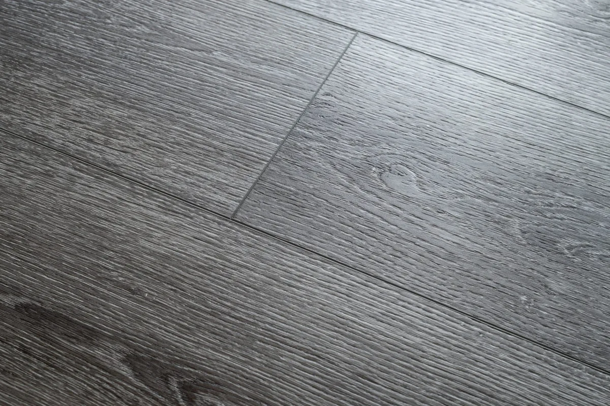 Кварцвиниловый SPC ламинат Damy Floor Family Дуб Сильвер T7020-23 1220×180×4,2