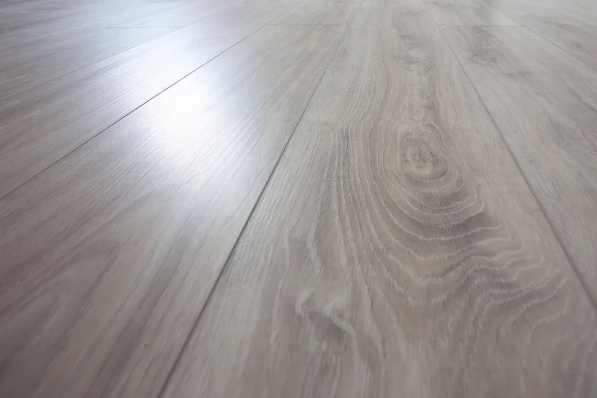 Кварцвиниловая плитка Damy Floor клеевая Family LVT Дуб Белый SL3739-3-LVT 1227×187×2,5