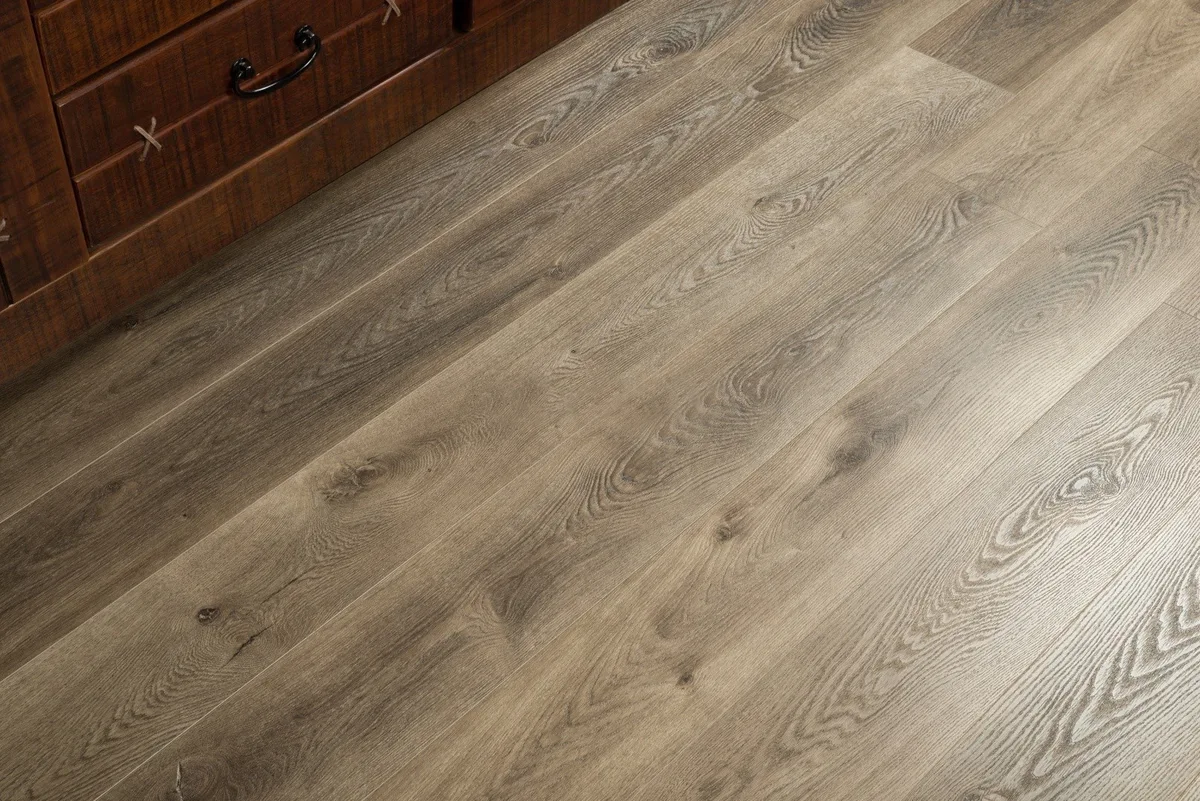 Кварцвиниловый SPC ламинат Alpine Floor Premium XL Дуб Коричневый ECO 7-9 1524×180×8