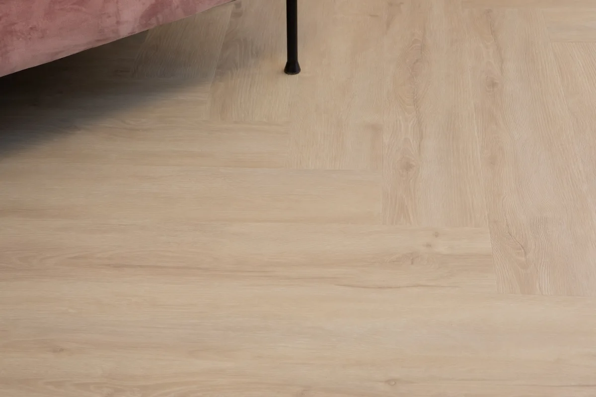 Кварцвиниловая плитка Vinilam клеевая Vinilpol Herringbone Glue Паркет Руссо 9966 венгерская елка 609,6×152,4×2,5