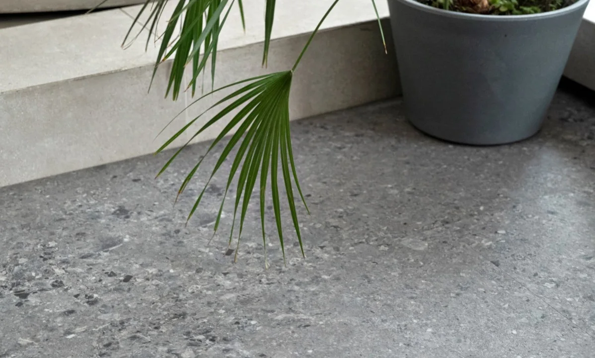 Кварцвиниловый SPC ламинат Vinilam Ceramo Stone Терраццо 71613 940×470×8