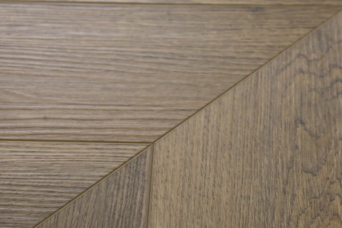 Кварцвиниловая плитка Damy Floor клеевая Chevron LVT Сен-Клу DF10-Ch-LVT французская елка 600×127×2,5