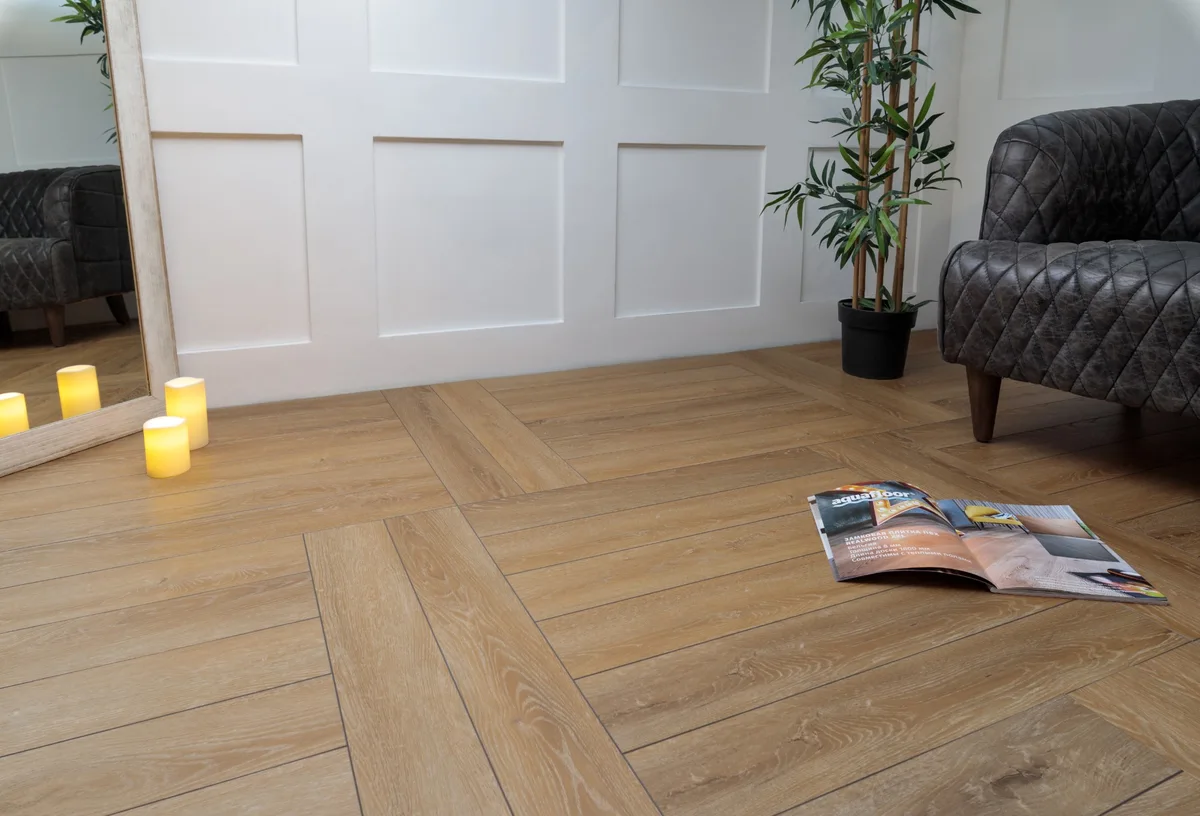 Кварцвиниловый SPC ламинат Aquafloor Parquet Plus AF6020PQ венгерская елка 720×120×7