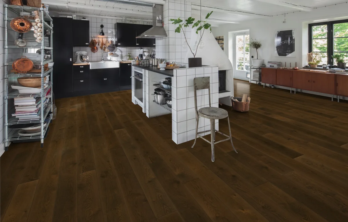 Паркетная доска Kahrs Новая классика Дуб Сепия Nouveau Tawny 151N8AEKA1KW240 Lively 2420×187×15
