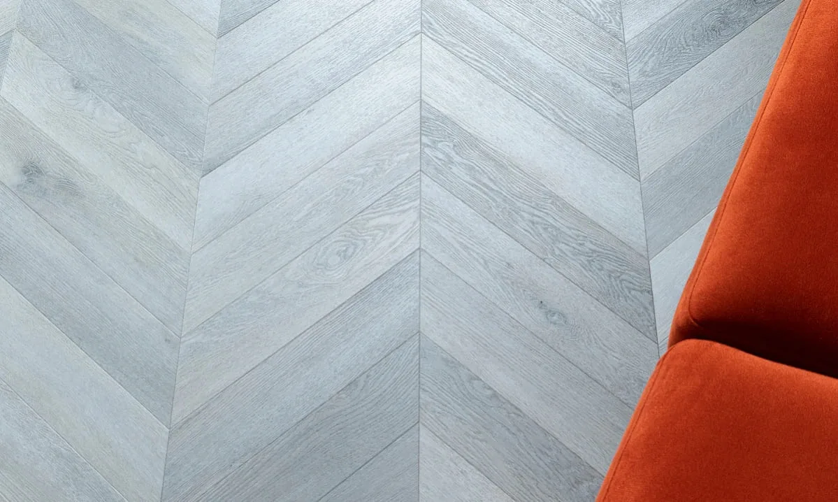 Кварцвиниловая плитка Vinilam клеевая Parquet Chevron Glue Шеврон Легран RI444515CL4 французская елка 690×115×2,5
