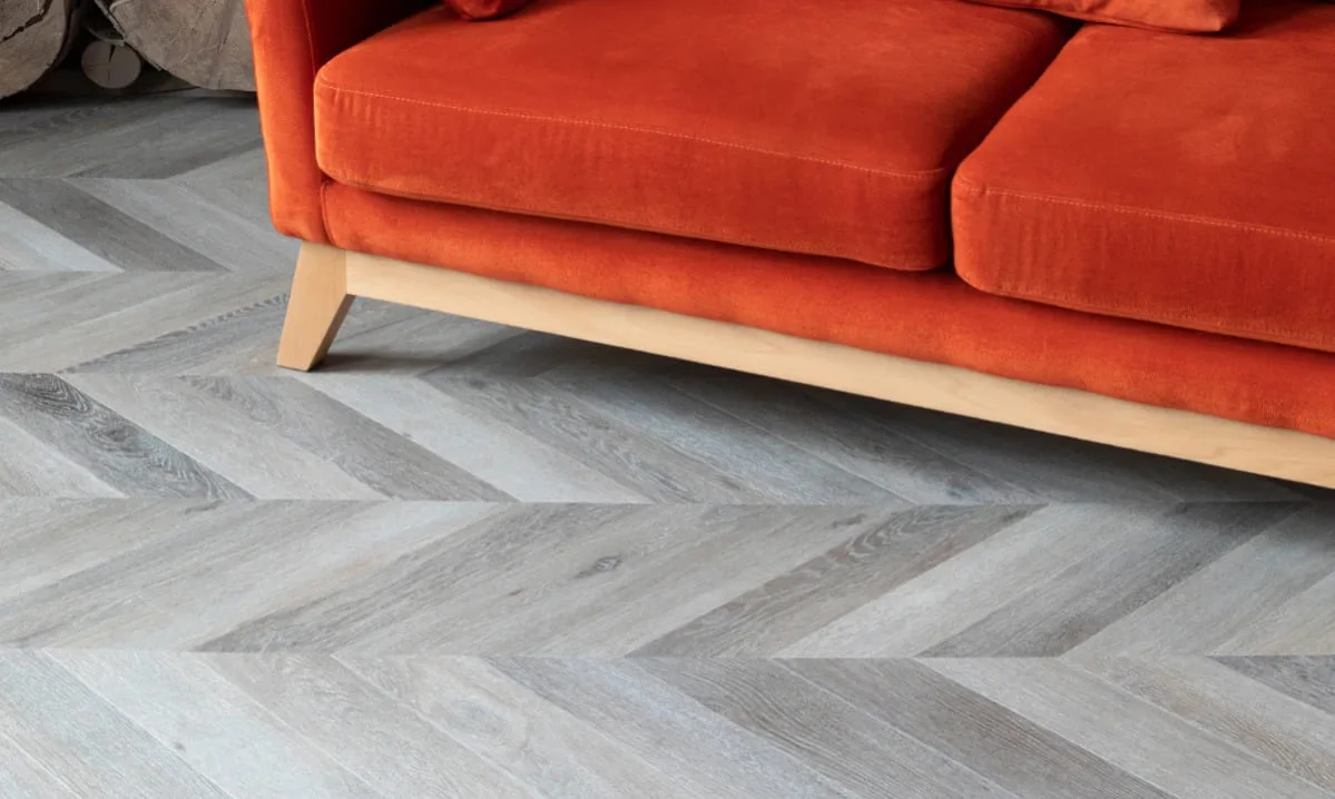 Кварцвиниловая плитка Vinilam клеевая Parquet Chevron Glue Шеврон Легран RI444515CL4 французская елка 690×115×2,5