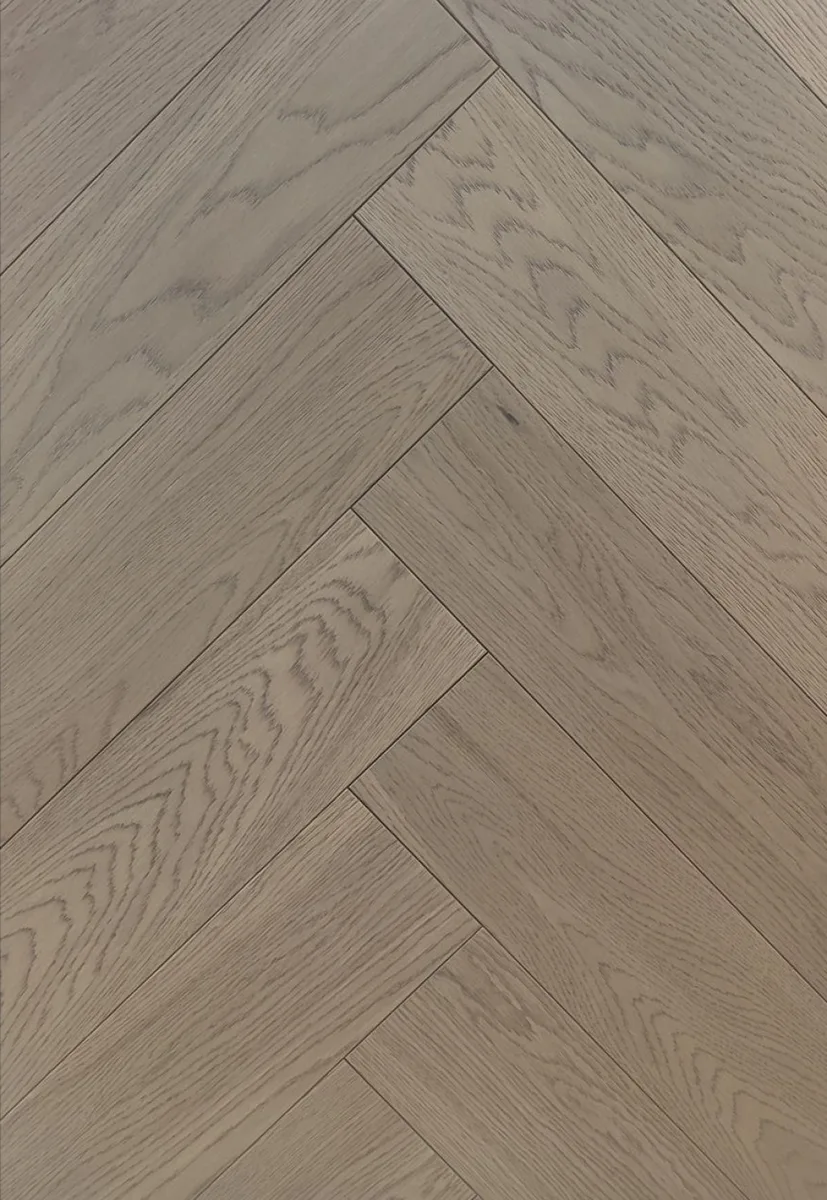Инженерная доска HM Flooring Дуб Decor 31 Прайм венгерская ёлка 600×125×14