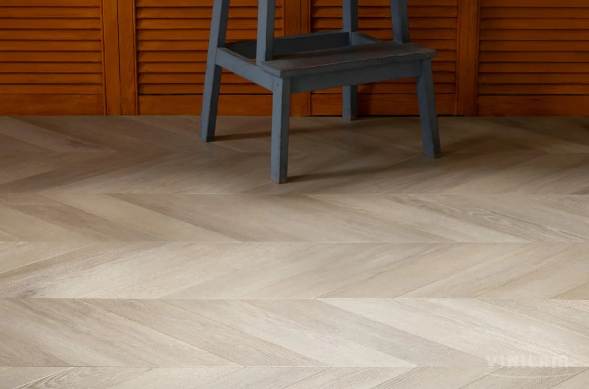 Кварцвиниловый SPC ламинат Vinilam Parquet Chevron Шеврон Сезар RI4445118CL4 французская елка 1293×305×8,5