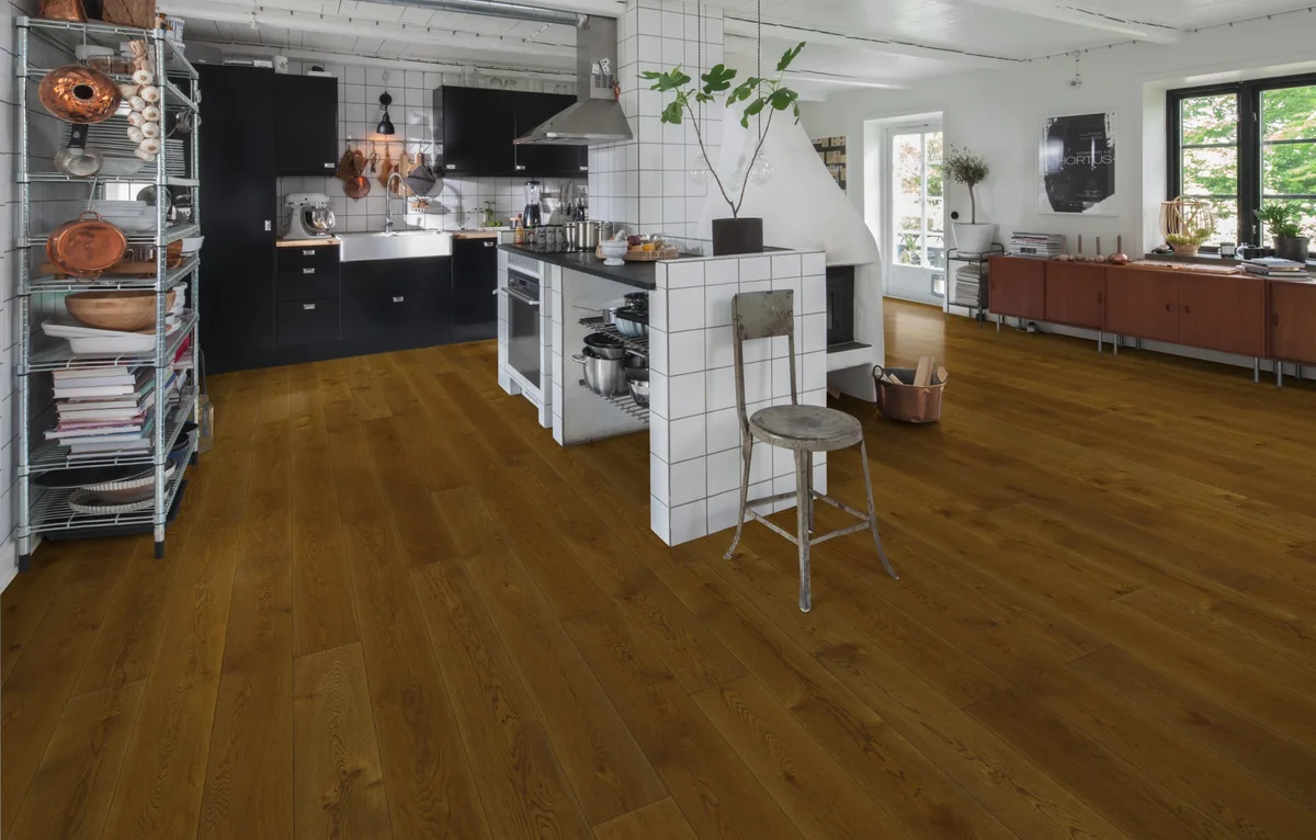 Паркетная доска Kahrs Новая классика Дуб Янтарь Nouveau Rich 151N8AEKQ1KW240 Lively 2420×187×15