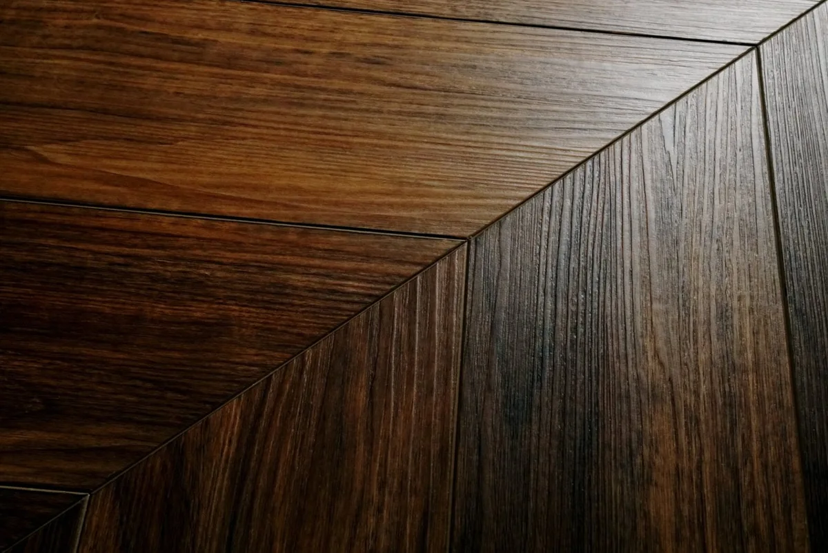Кварцвиниловая плитка Damy Floor клеевая Chevron LVT Монсоро DF09-Ch-LVT французская елка 600×127×2,5