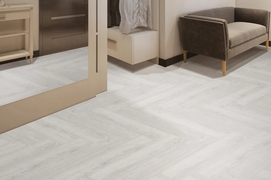 Кварцвиниловый SPC ламинат Floor Factor Herringbone White Smoke Oak HB.02 венгерская елка 675×135×5