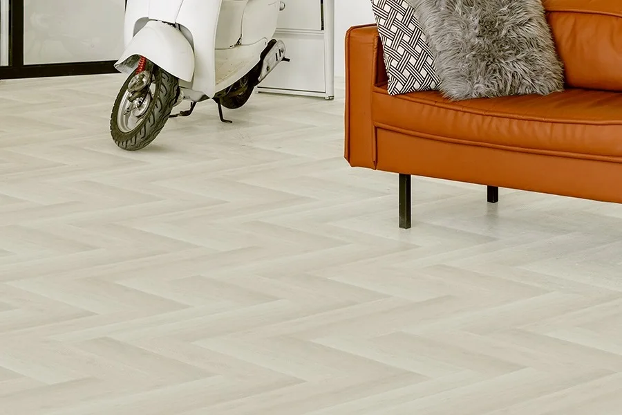 Кварцвиниловый SPC ламинат Floor Factor Herringbone Cloud Oak HB.18 венгерская елка 675×135×5