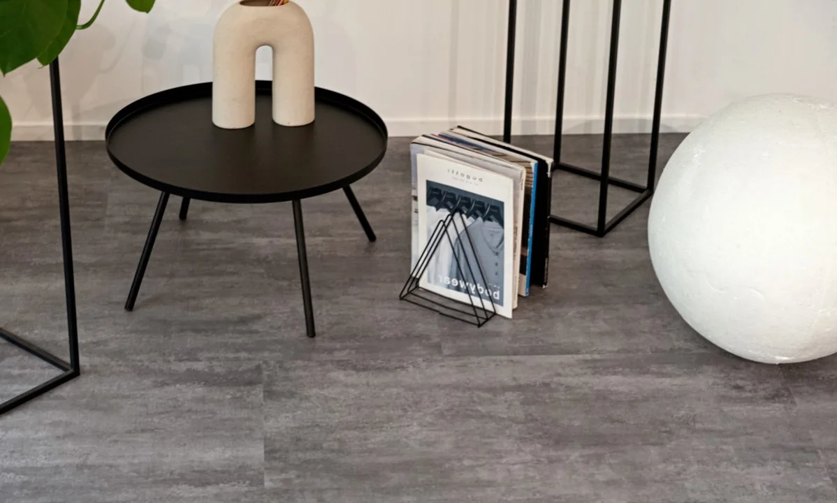 Кварцвиниловый SPC ламинат Vinilam Ceramo Stone Цемент Серый 71616 940×470×8