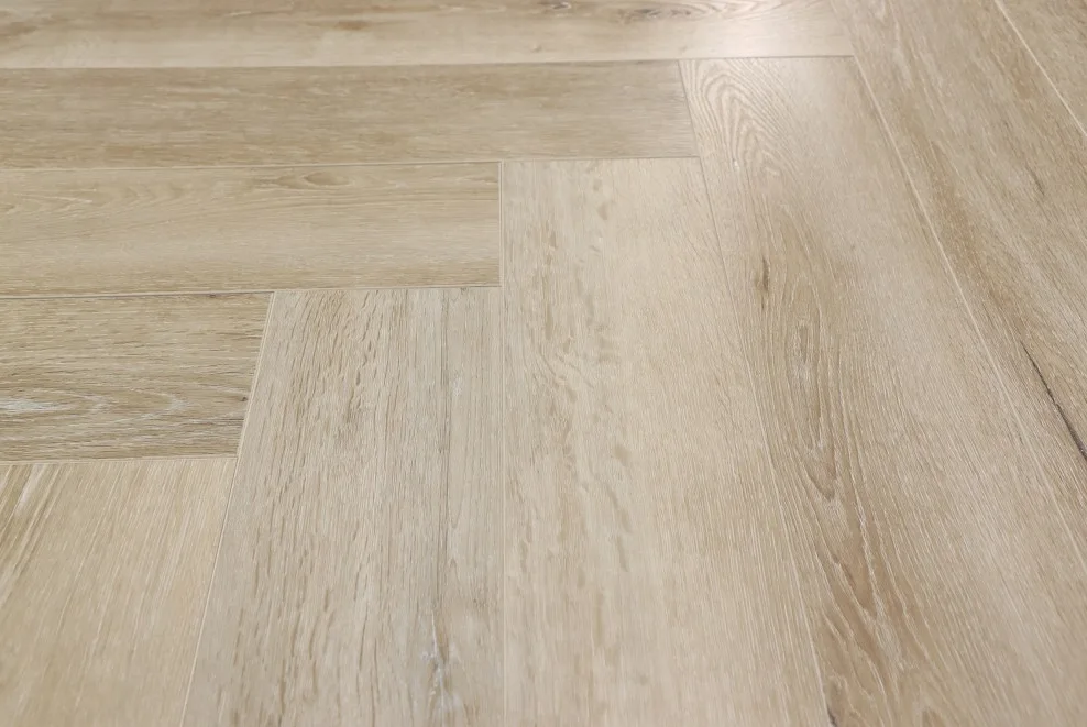 Кварцвиниловый SPC ламинат Cronafloor Herringbone 2.0 Дуб Ренн H014 венгерская елка 640×128×4,5