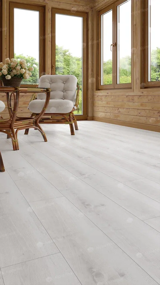 Кварцвиниловый SPC ламинат Alpine Floor Classic Дуб Выбеленный ECO 182-8 1220×183×4