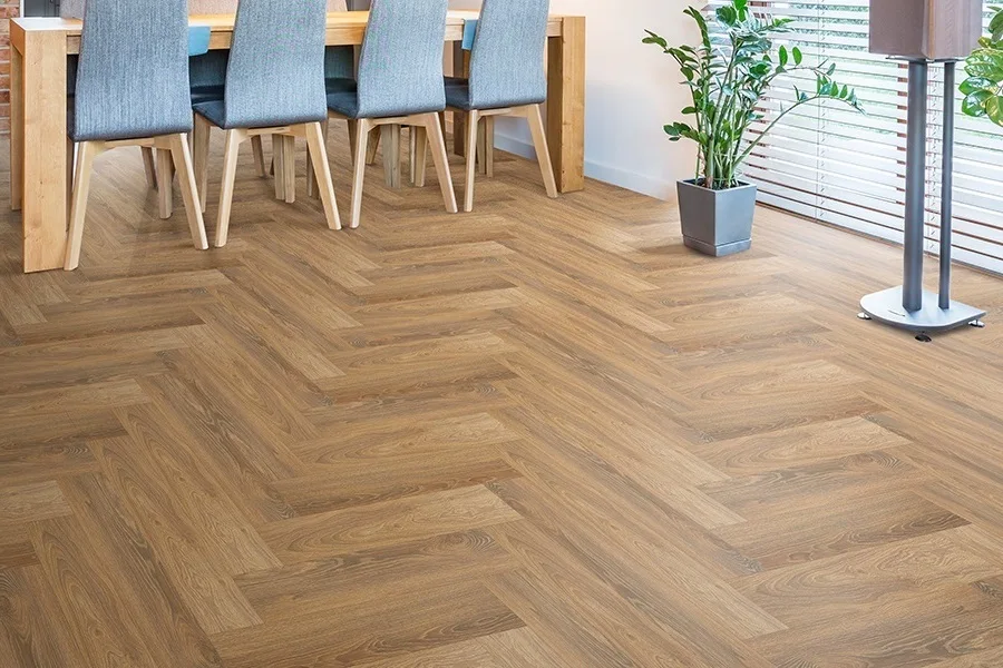 Кварцвиниловый SPC ламинат Floor Factor Herringbone Tobacco Braun Oak HB.15 венгерская елка 675×135×5