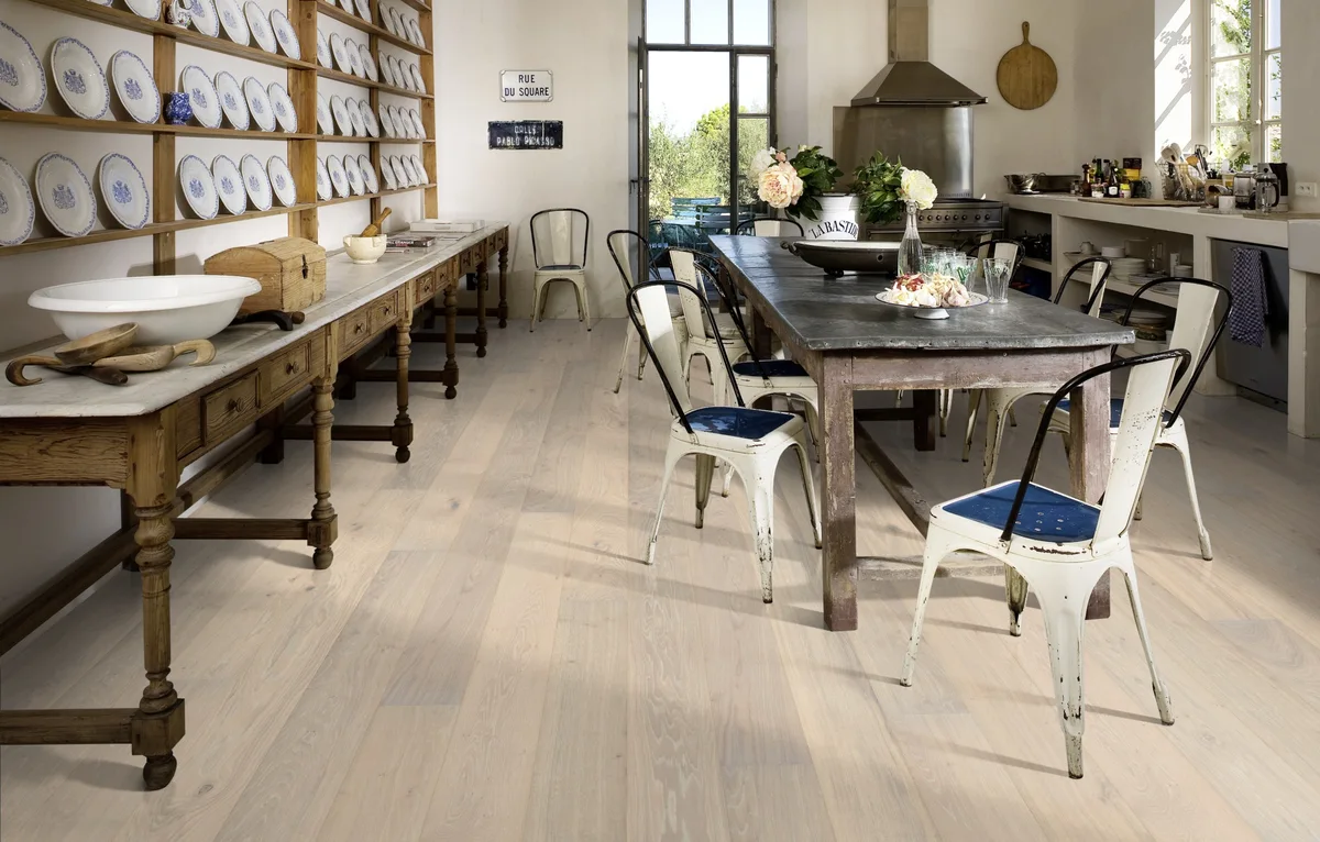 Паркетная доска Kahrs Новая классика Дуб Блонд Nouveau Blonde 151N8AEKP1KW240 Lively 2420×187×15
