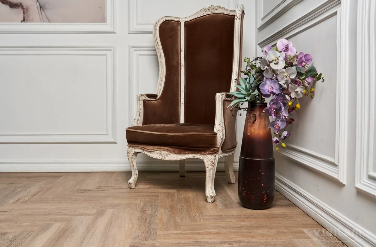 Кварцвиниловый SPC ламинат Vinilam Parquet Herringbone Паркет Северный IS11133 венгерская елка 720×120×6,5