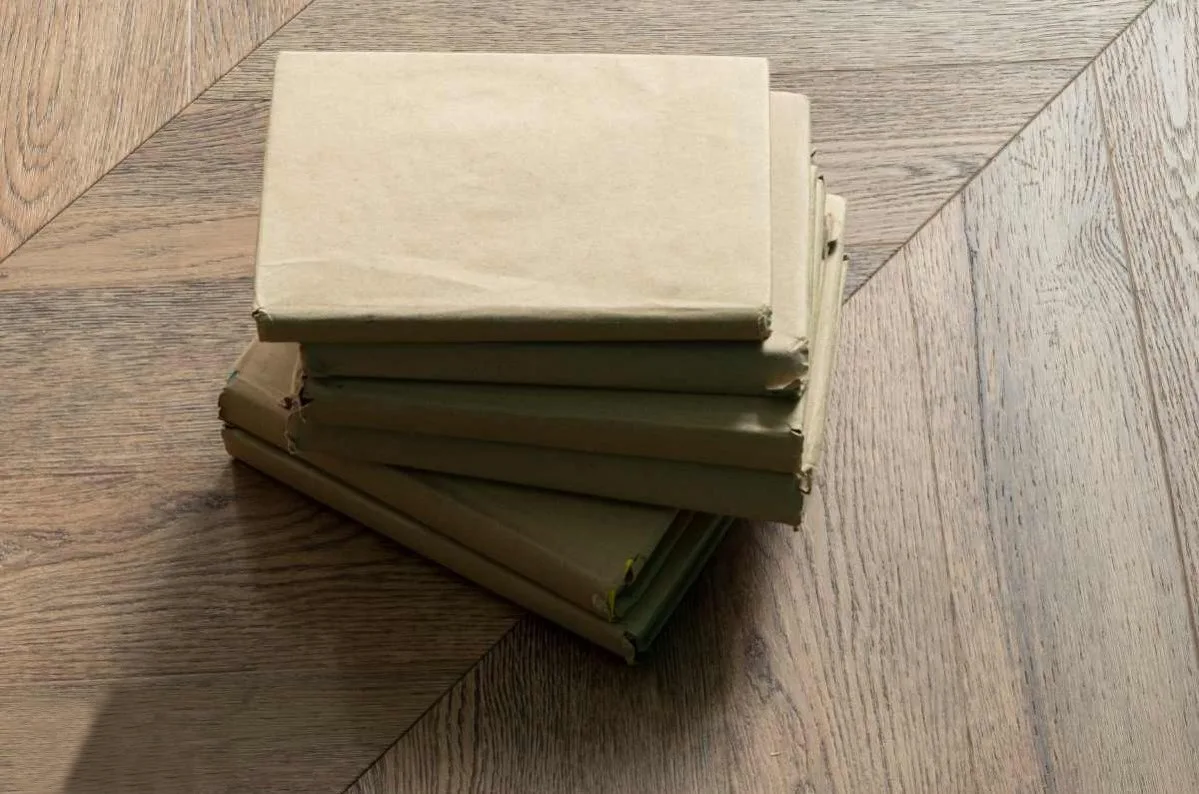 Кварцвиниловый SPC ламинат Vinilam Parquet Chevron Шеврон Нормандия RI153610CL4 французская елка 1293×305×8,5