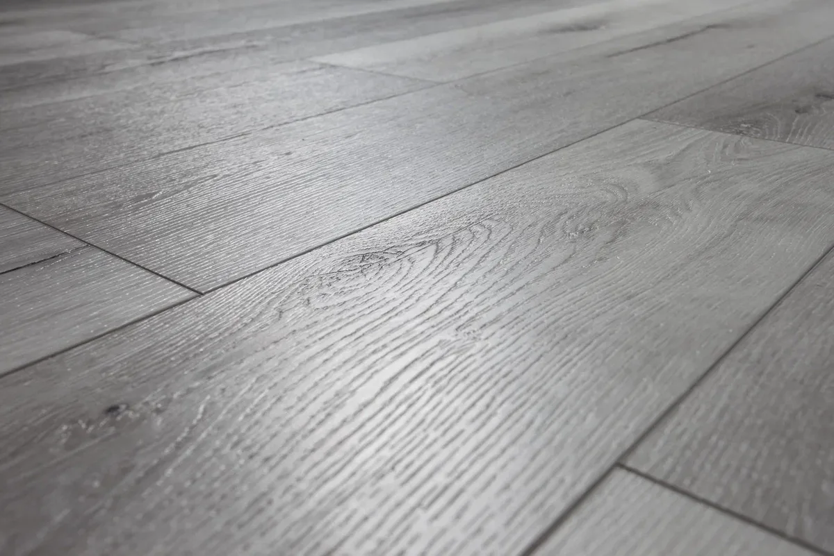 Кварцвиниловая плитка Damy Floor клеевая Family LVT Дуб Классический Серый T7020-2-LVT 1227×187×2,5