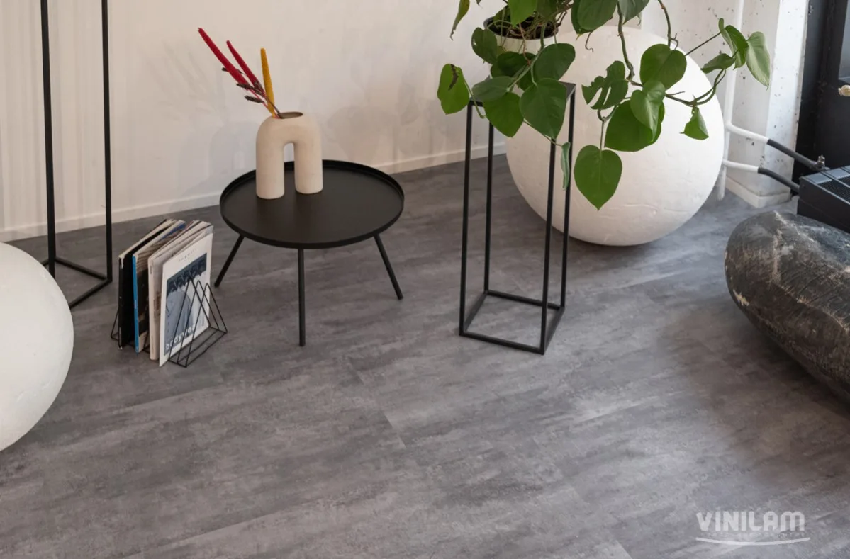 Кварцвиниловая плитка Vinilam клеевая Ceramo Stone Glue Цемент Серый 71616 950×480×2,5
