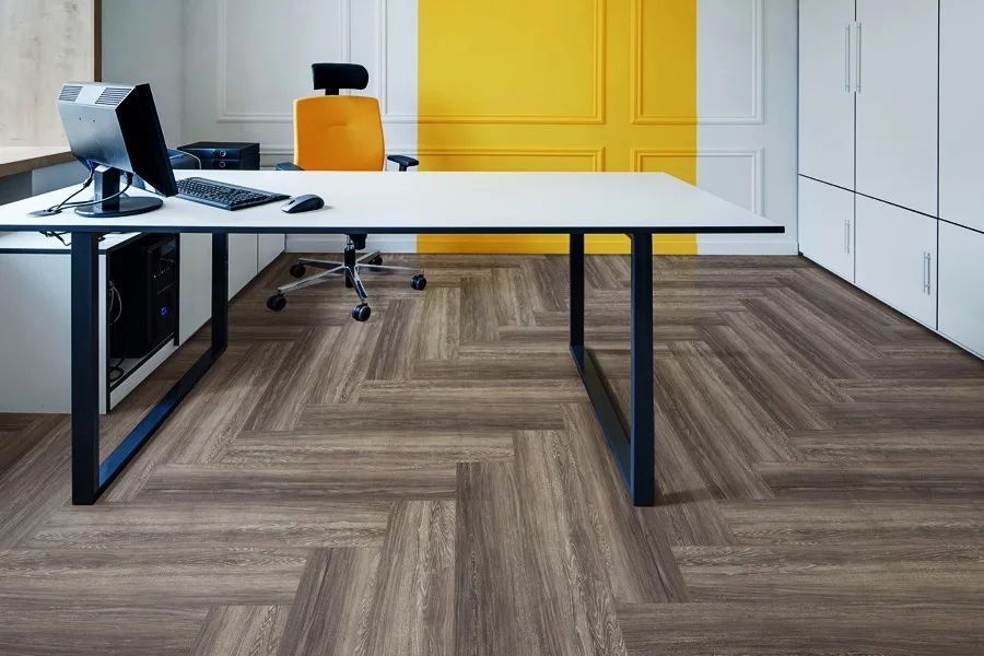 Кварцвиниловый SPC ламинат Floor Factor Herringbone Brushed Smoke Oak HB.17 венгерская елка 675×135×5