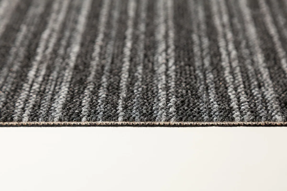 Ковровая плитка Bonkeel Space Strip Graphit 500×500×5,9