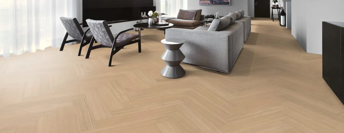 Паркетная доска Kahrs Life Authentic Herringbone Oak Ginseng Right LTCLRW5002R-121 Calm венгерская елка 593×121×10